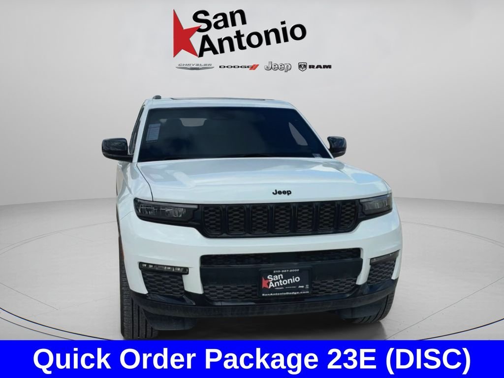 New 2025 Bright White Clear-Coat Exterior Paint Jeep Limited image 3
