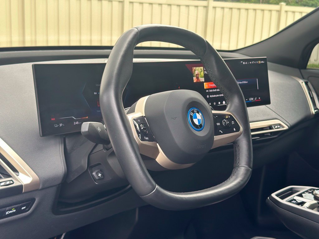 Certified Used 2024 Gray BMW xDrive50 image 21