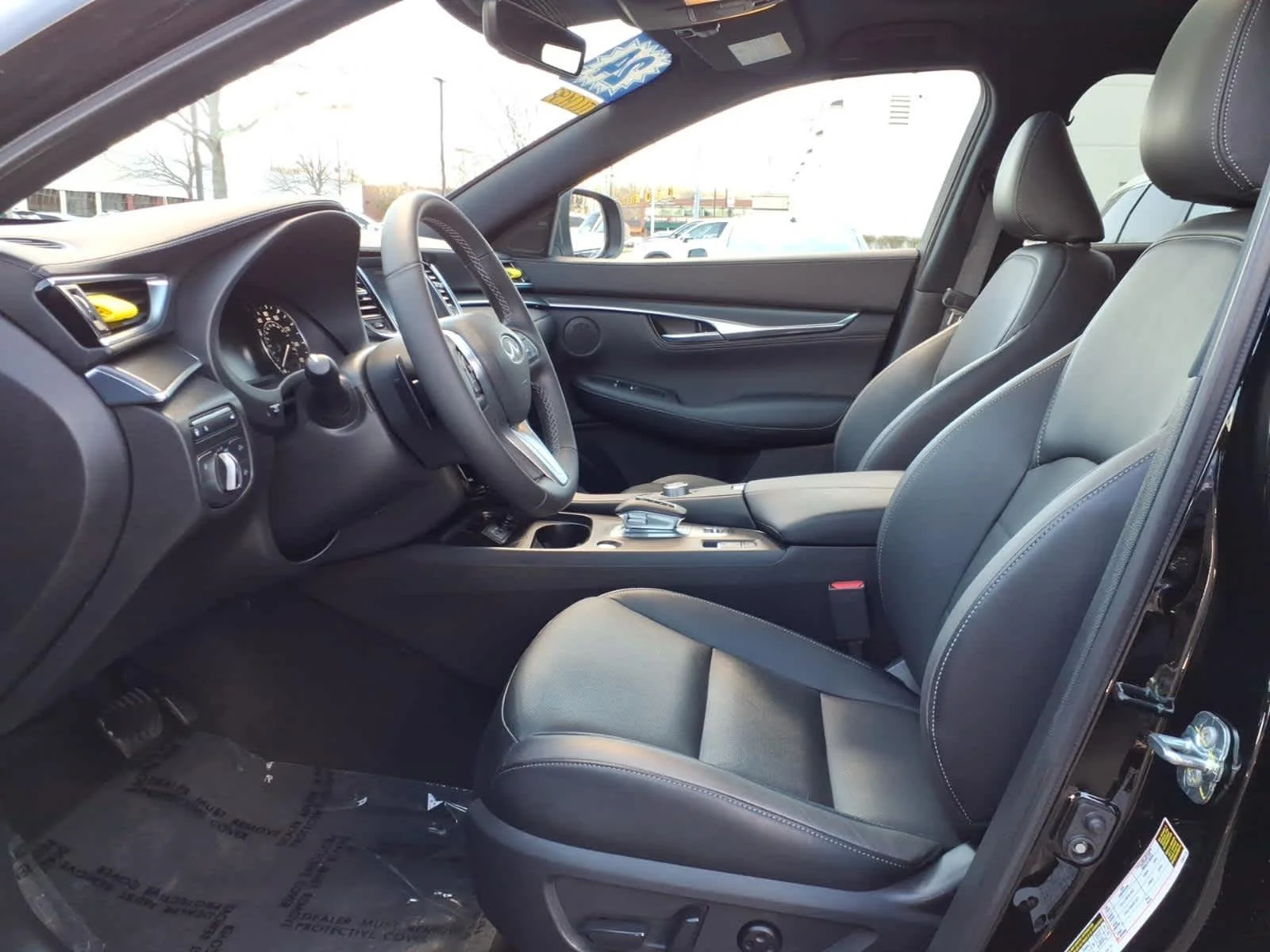 Certified Used 2024 Black Obsidian INFINITI LUXE image 11
