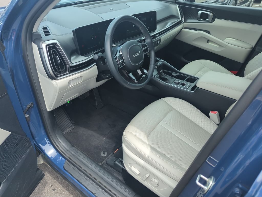 Used 2025 Black Kia S image 11