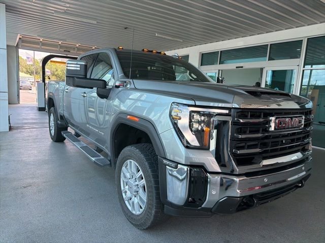 2024 GMC Sierra 4WD Crew Cab Standard Box SLT's photo