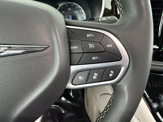 Used 2023 Black Chrysler Limited image 49