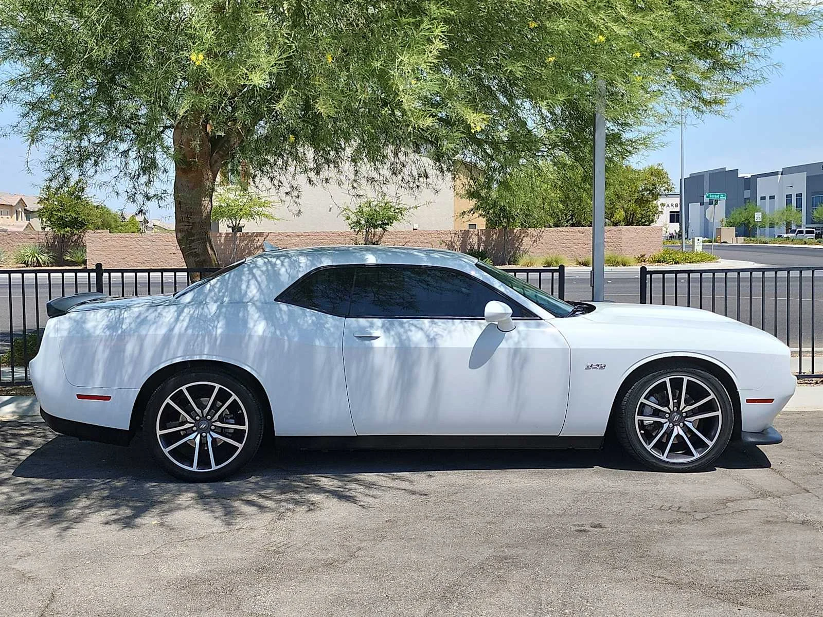Used 2023 White Knuckle Clearcoat Dodge R/T image 9