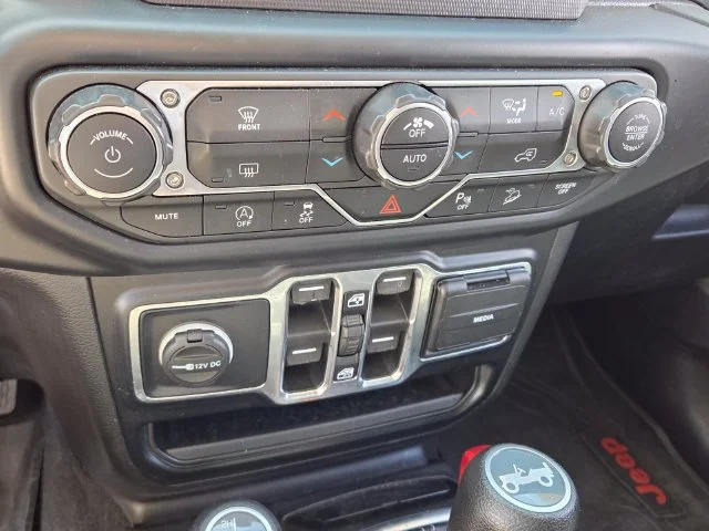 Used 2019 Black Jeep Unlimited Sahara image 23