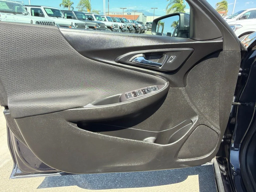 Used 2023 Gray Chevrolet LT image 14