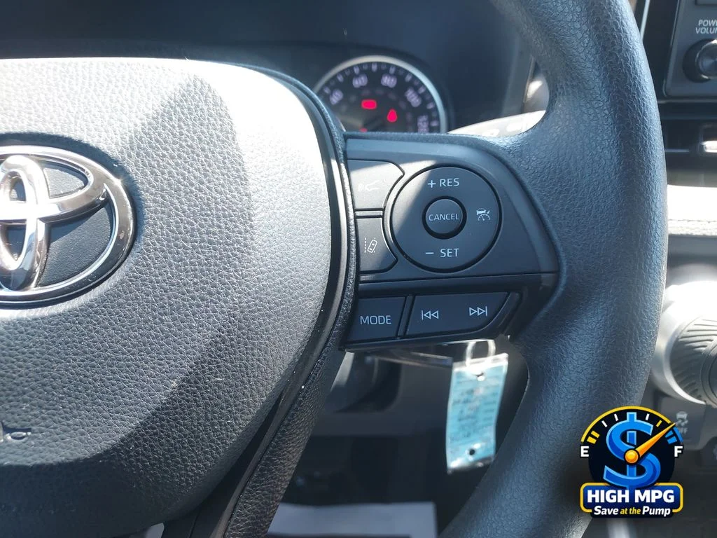 Used 2020 Gray Toyota LE image 17