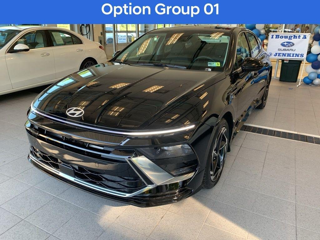 New 2026 Black Hyundai SEL Sport image 2