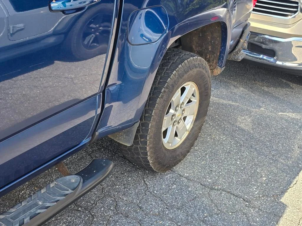 Used 2019 Blue Chevrolet Work Truck image 18