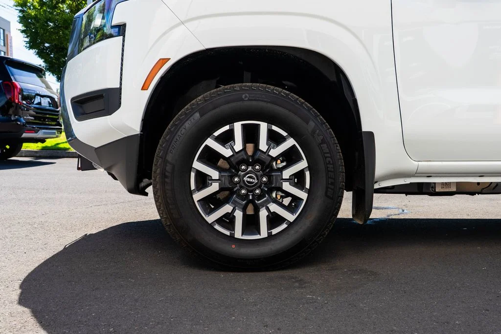 New 2026 Glacier White Nissan Crew Cab SV Long Bed image 7