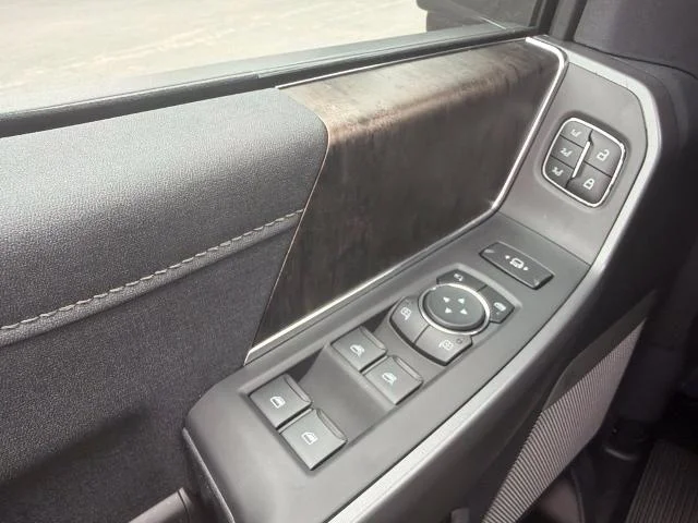 New 2027 Iconic Silver Metallic Ford F-250® Lariat® image 64