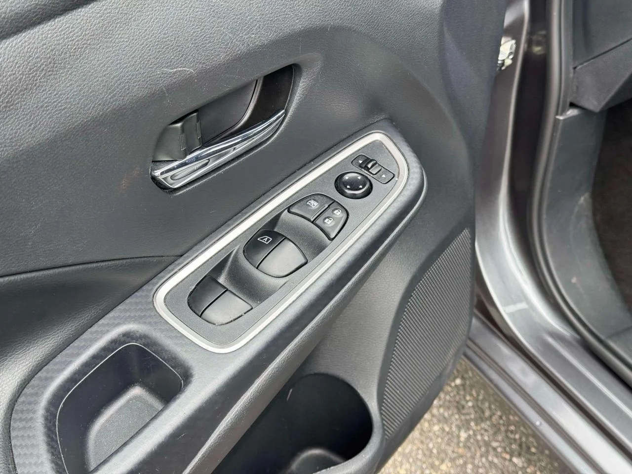 Used 2023 Gun Metallic Nissan 1.6 SR Xtronic CVT image 19