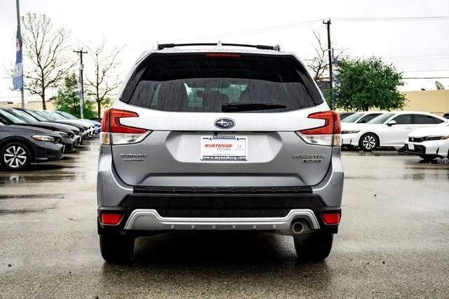 Used 2023 Ice Silver Metallic Subaru Touring image 6