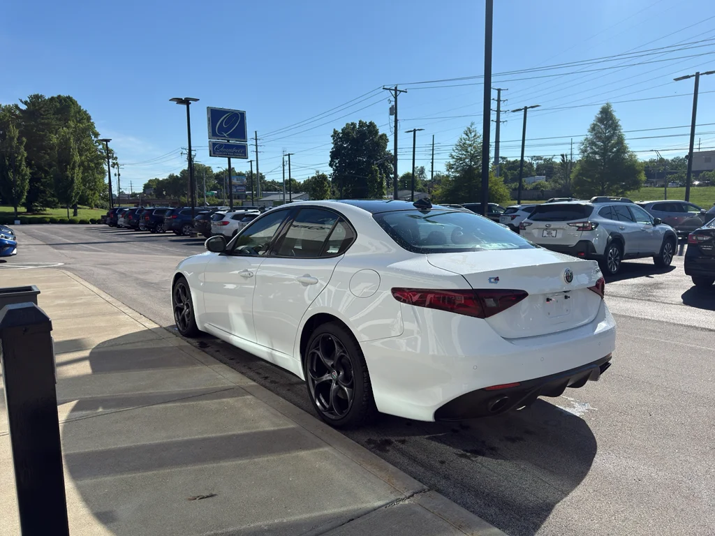 Used 2018 Alfa White Alfa Romeo Ti Sport image 5