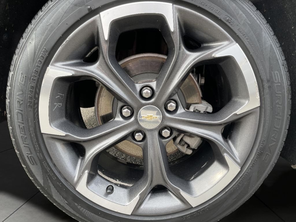 Used 2023 Gray Chevrolet LT image 28