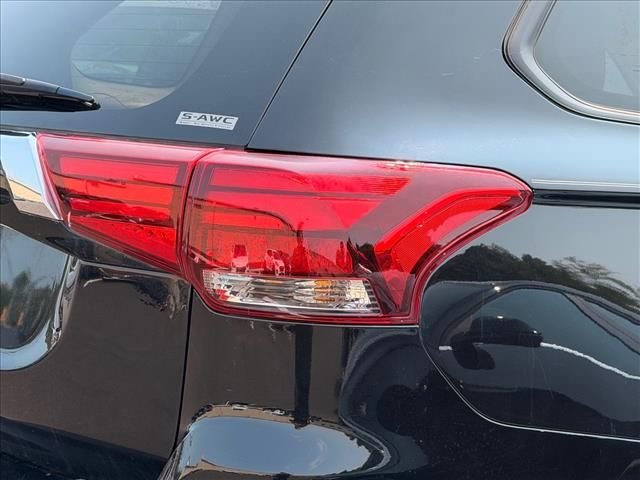 Used 2020 Black Mitsubishi ES image 12