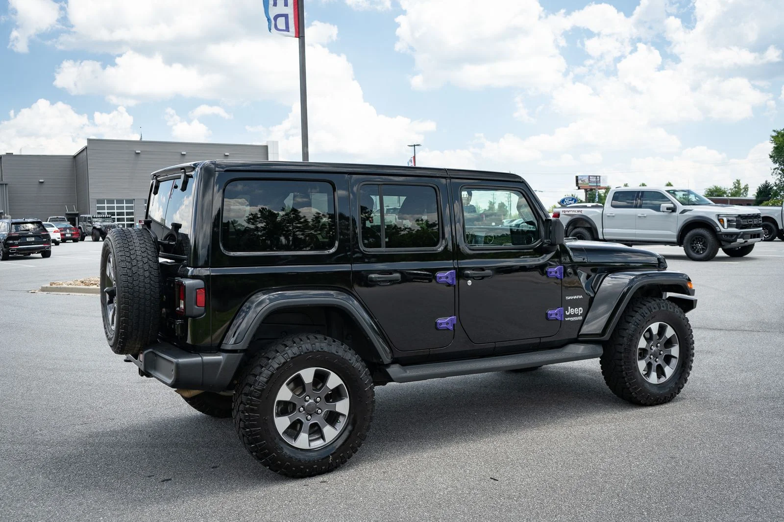 Used 2021 Black Clearcoat Jeep Unlimited Sahara image 10