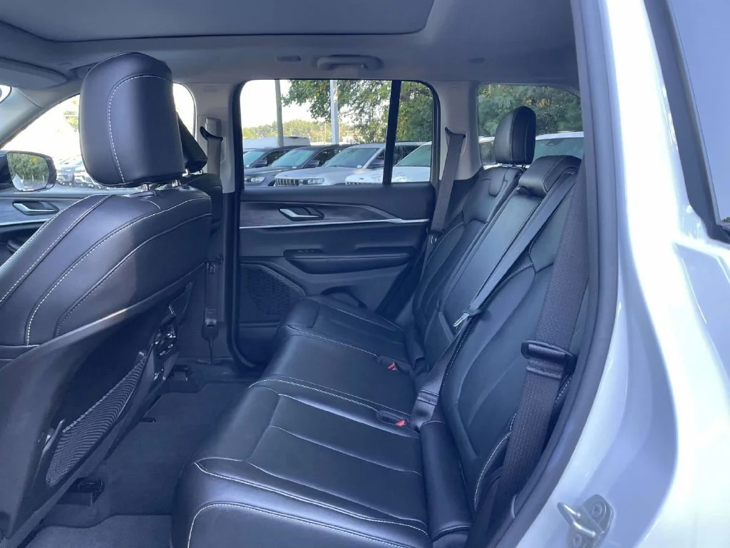 Used 2023 White Jeep Limited image 20