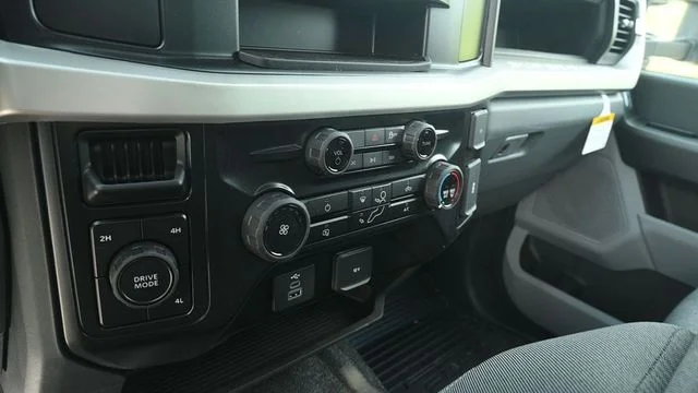 New 2026 Oxford White Ford F-550® XL image 14