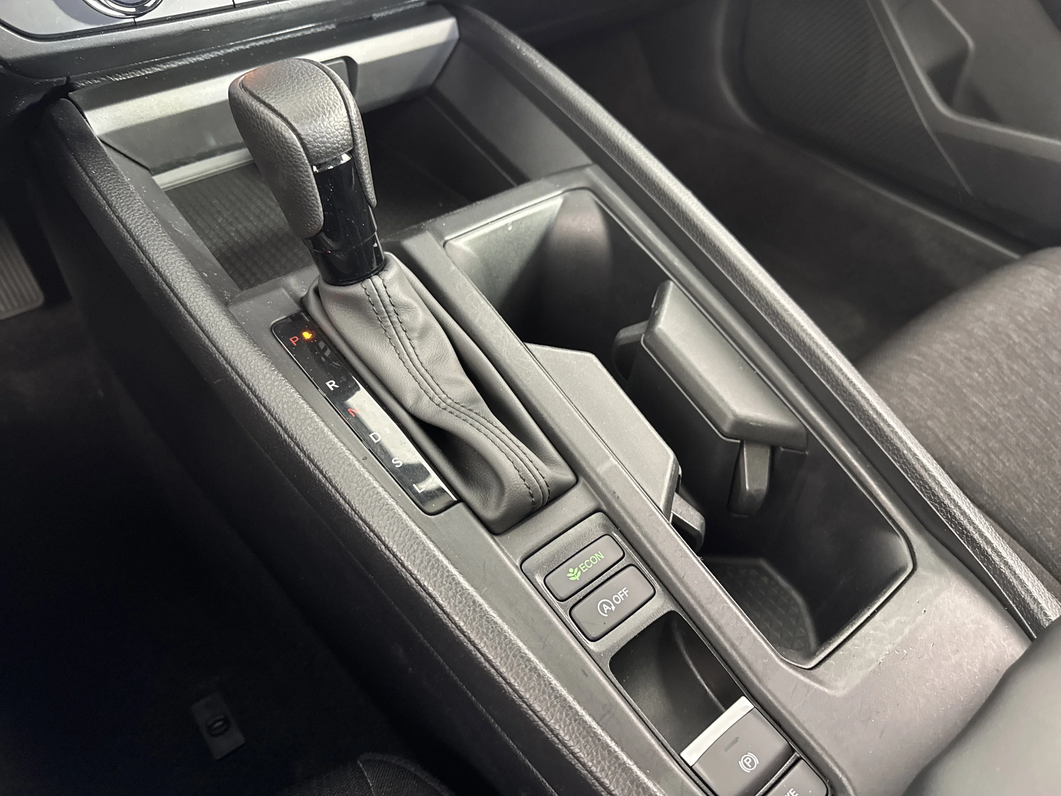 Used 2024 Platinum White Pearl Honda LX image 31
