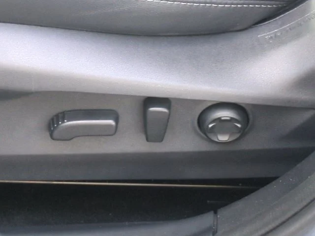 Used 2025 Silver Subaru Limited image 17