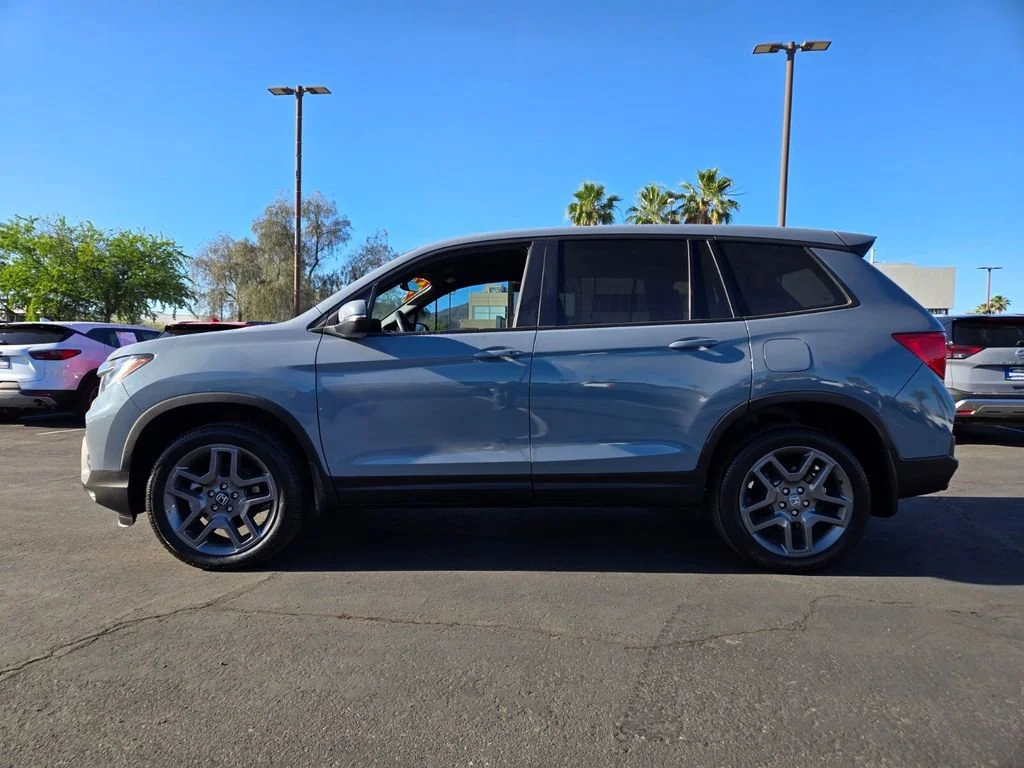 Used 2023 Gray Honda EX-L image 3
