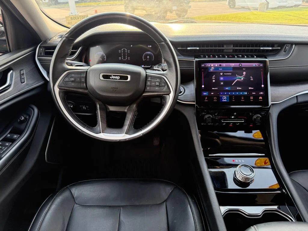Used 2022 Red Jeep Limited image 8