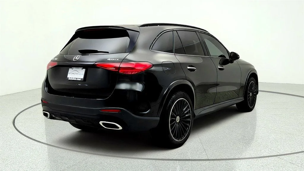 Used 2023 Black Mercedes-Benz GLC 300 4MATIC SUV w/ AMG® Line & Exclusive Trim Pkg image 5