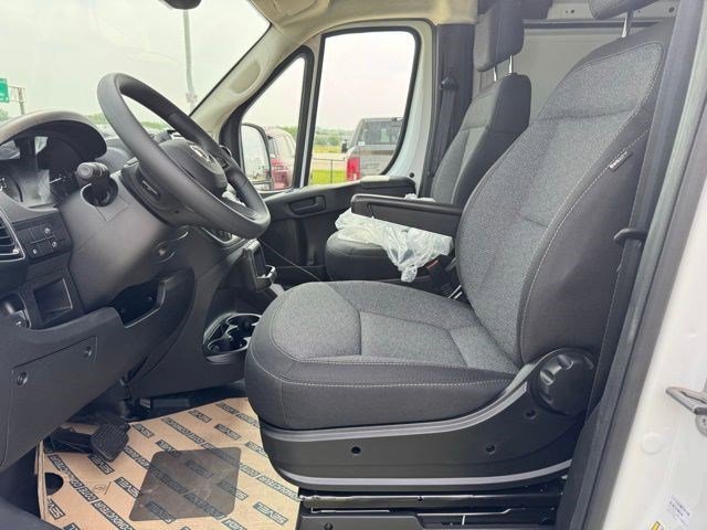New 2025 Bright White Clearcoat RAM Tradesman image 8