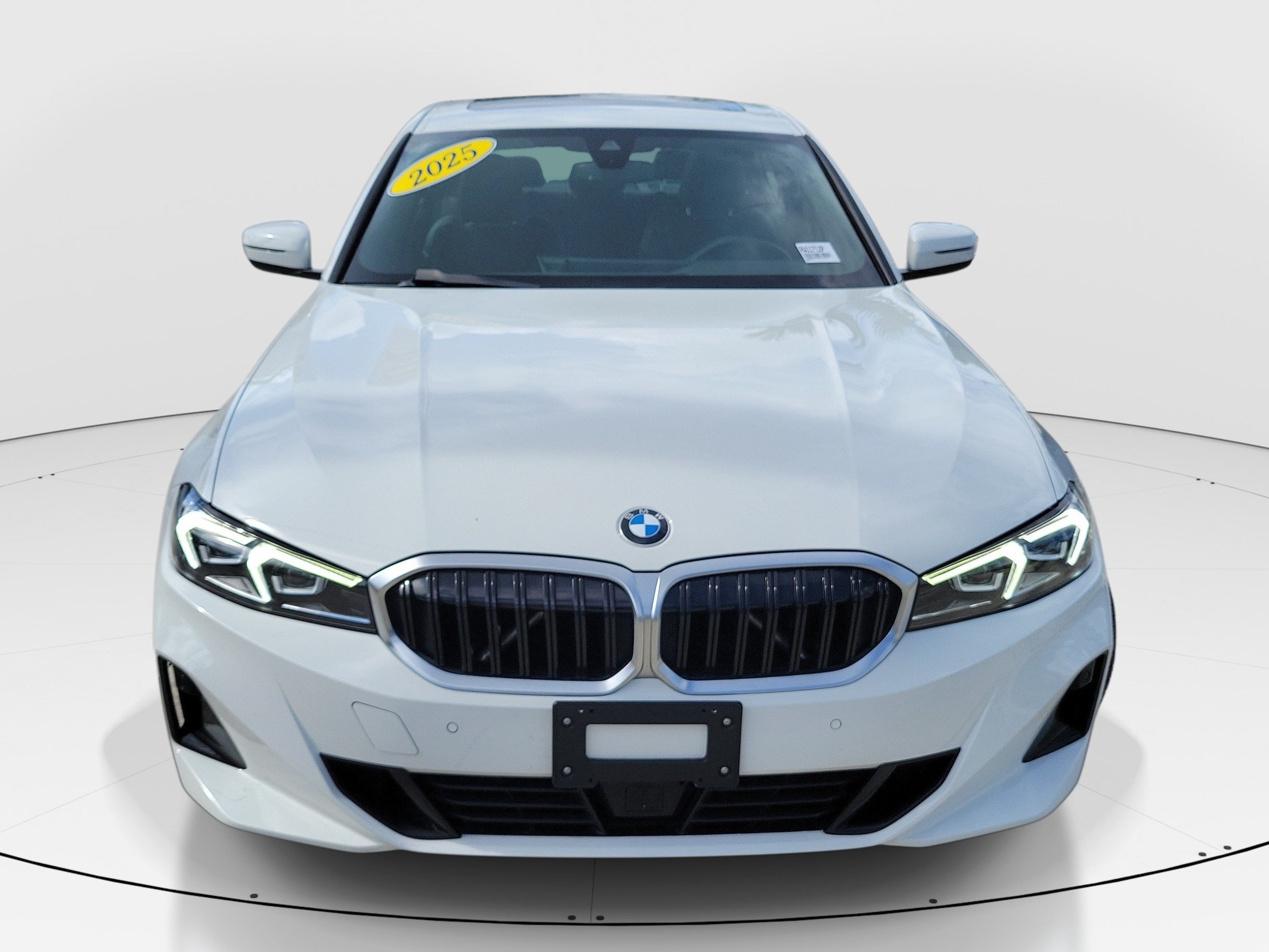 Used 2025 Alpine White BMW 330i image 2