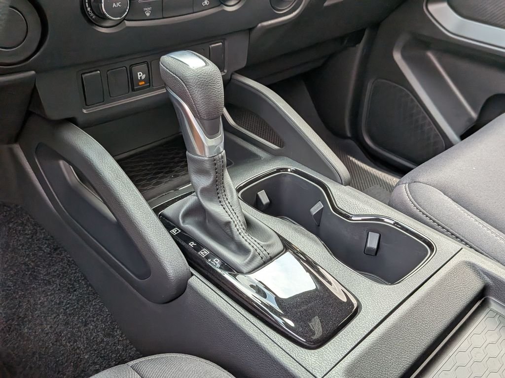 New 2026 Boulder Gray Pearl Nissan Crew Cab SV image 23