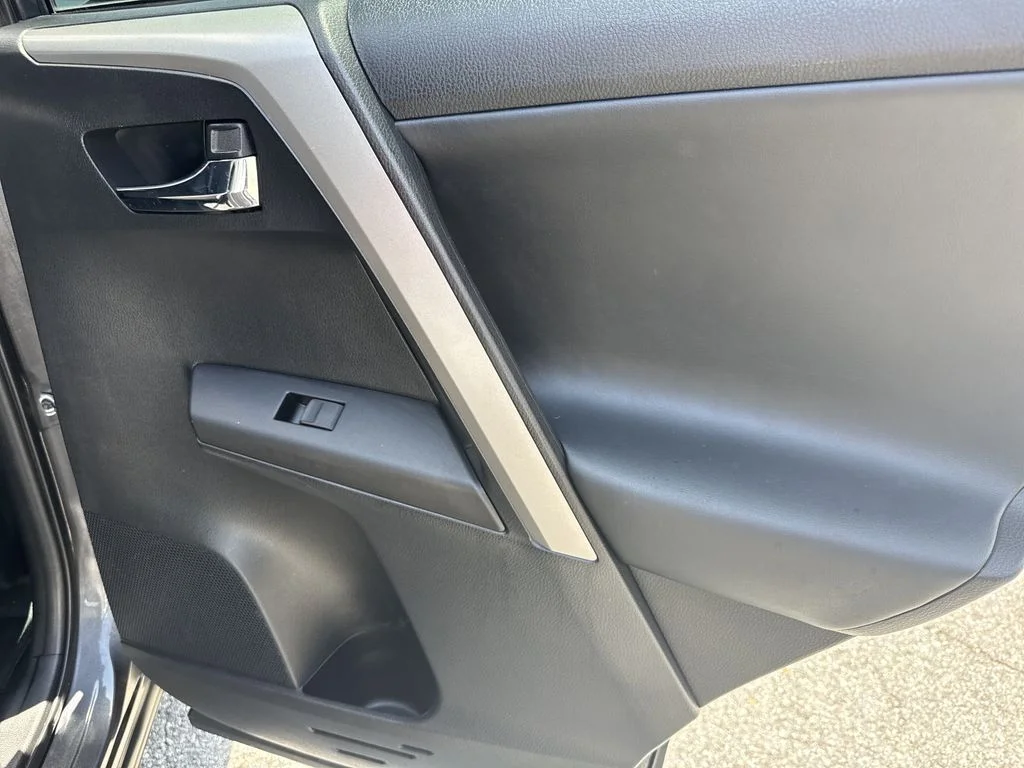 Used 2017 Gray Toyota XLE image 16