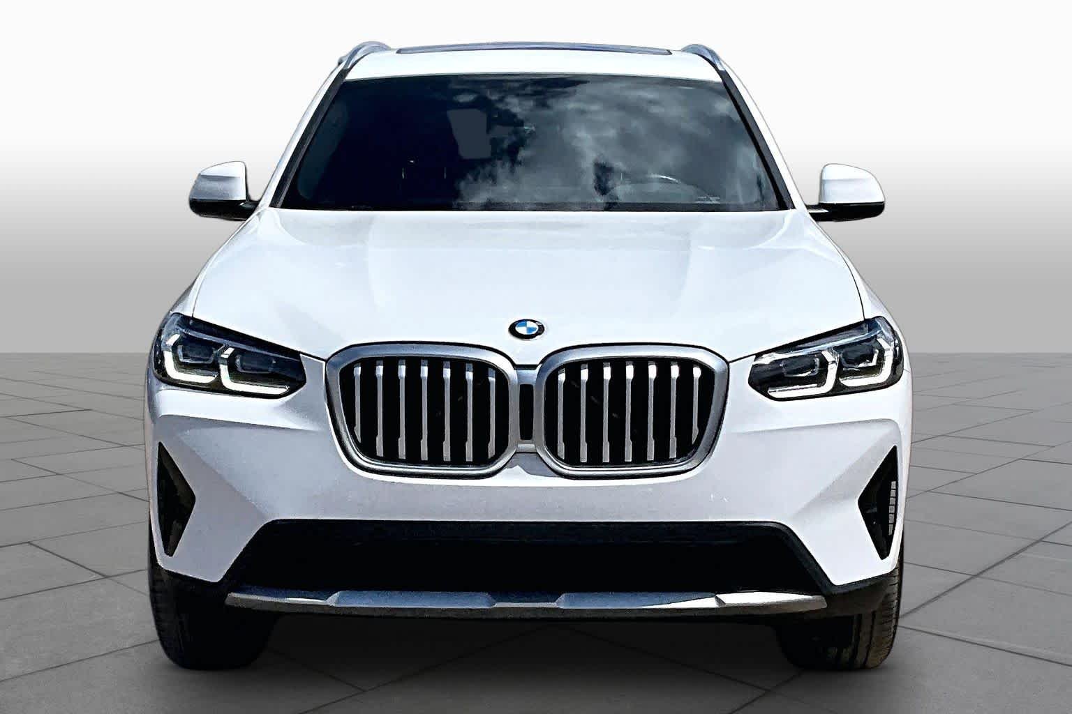 Used 2024 Alpine White BMW xDrive30i image 3