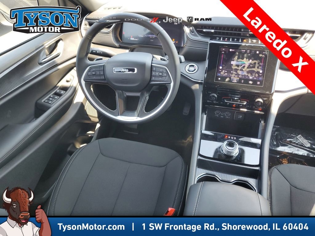 2025 Jeep Grand Cherokee Laredo - Photo 12