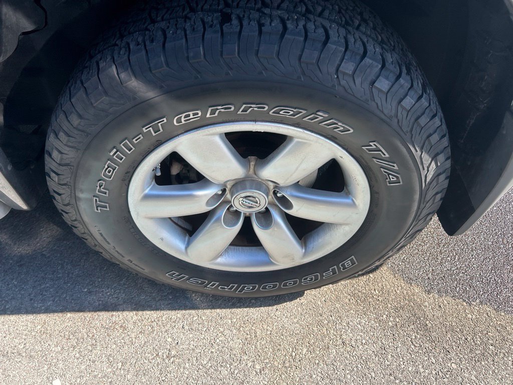 Used 2014 Gray Nissan SV image 8