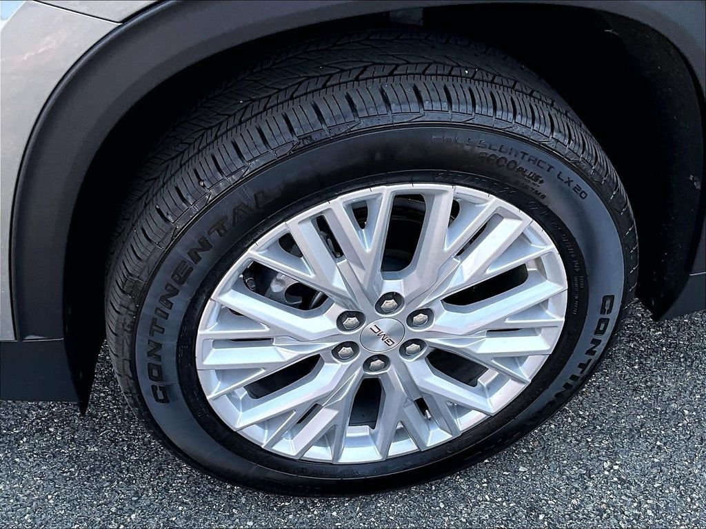 Used 2026 Silver GMC Elevation image 7