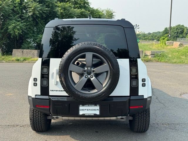 New 2026 Fuji White Land Rover S image 4
