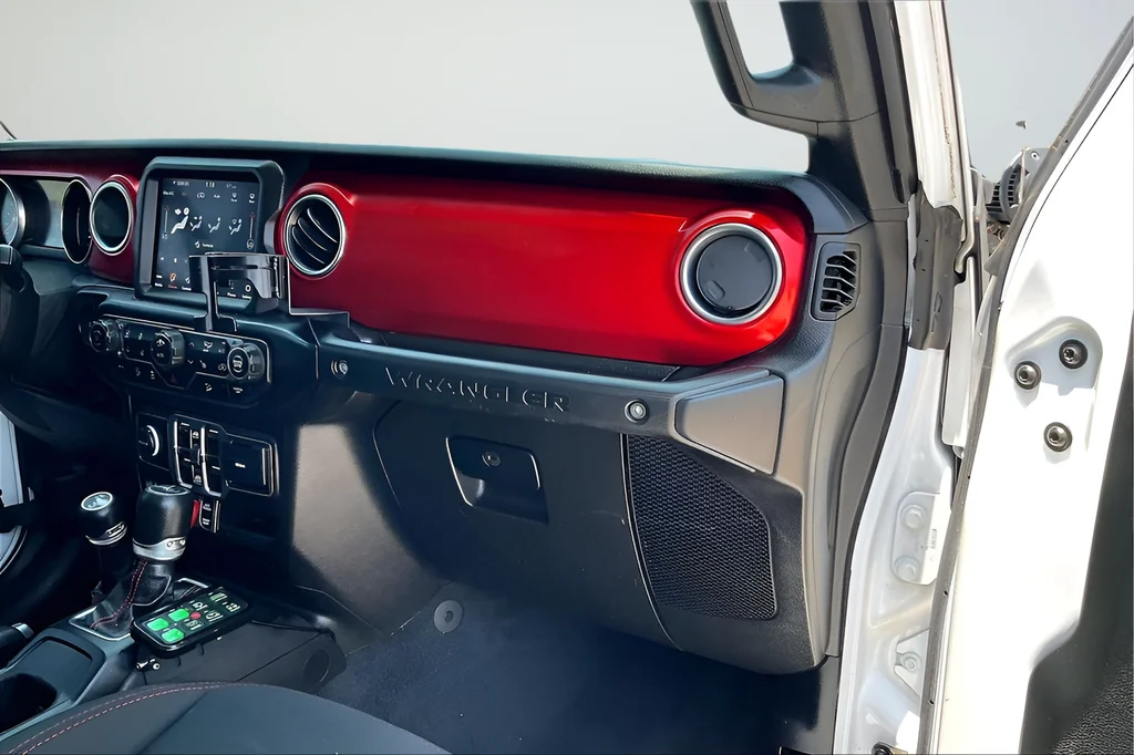 Used 2021 White Jeep Unlimited Rubicon image 19