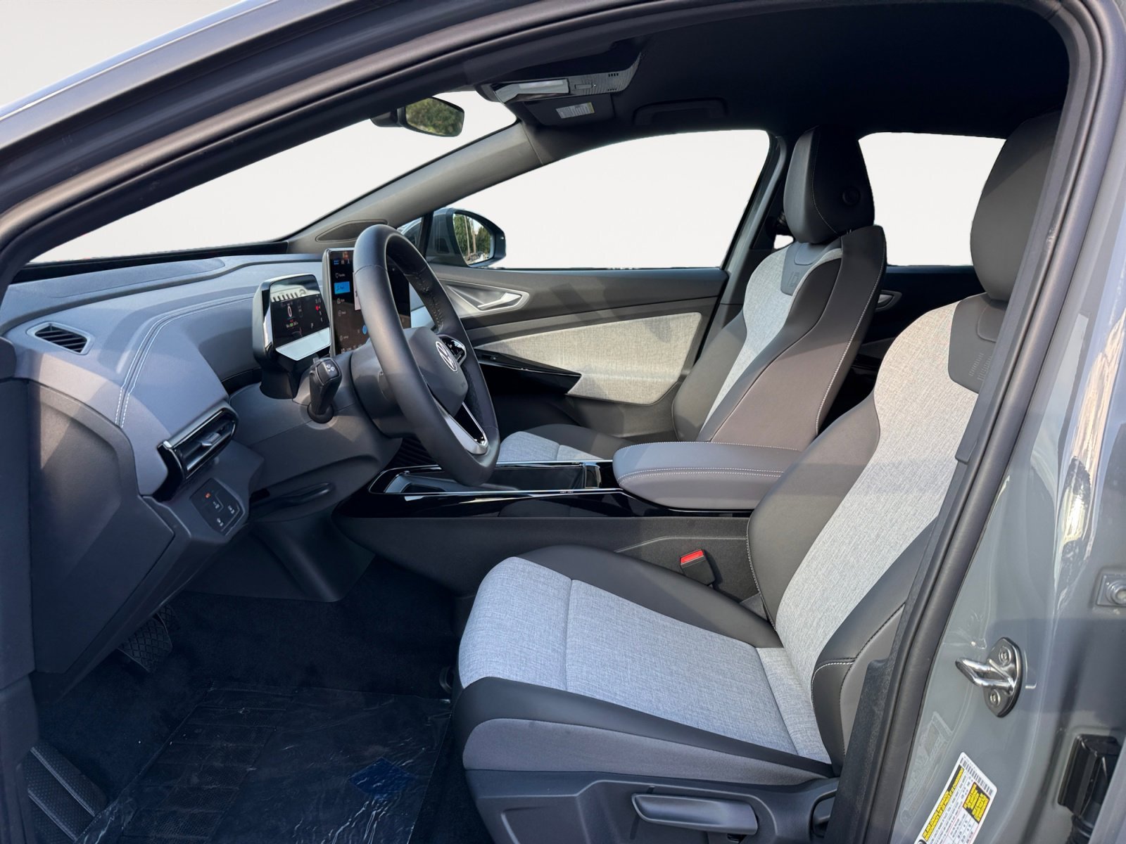 New 2025 Pure Gray Volkswagen Pro image 10