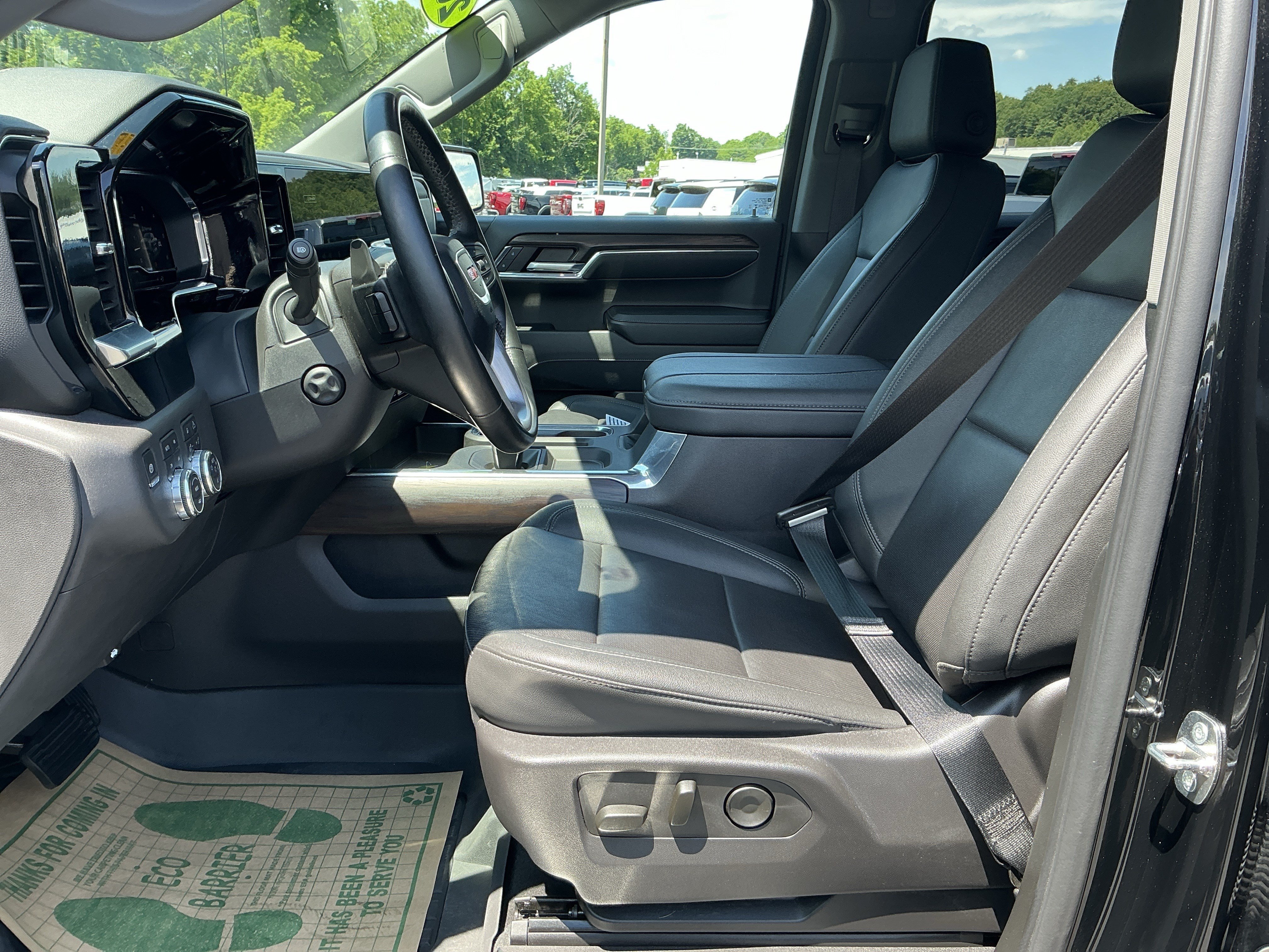 Used 2024 Onyx Black GMC SLT image 15
