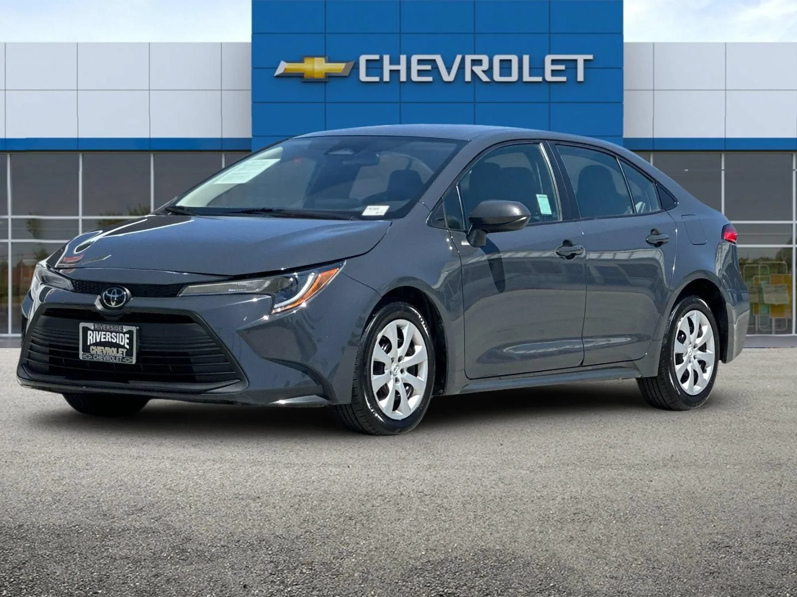 Used 2023  Toyota LE image 8