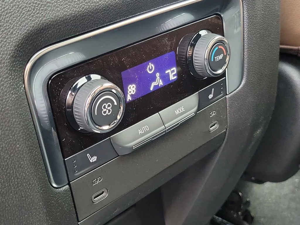 2026 Chevrolet Suburban High Country - Photo 32