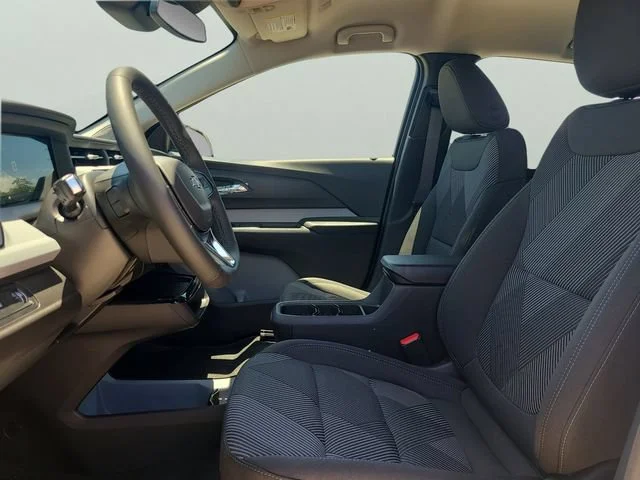New 2027 Summit White Chevrolet LT image 26