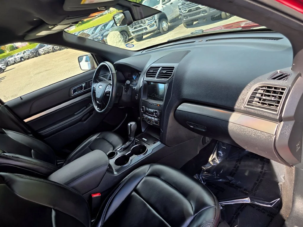 Used 2019 Red Ford XLT image 31