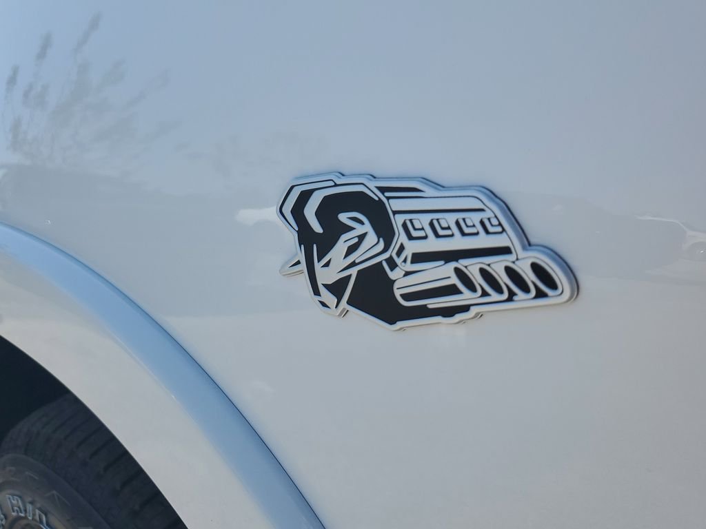 New 2026 Bright White Clear-Coat Exterior Paint RAM Big Horn/Lone Star image 9
