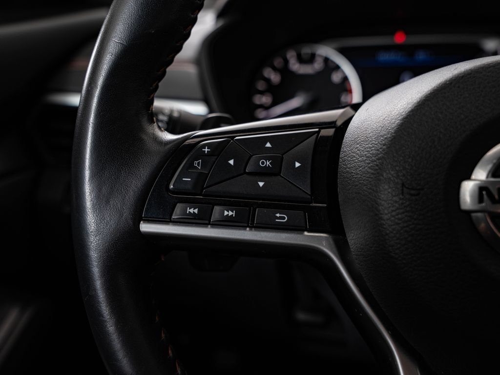 Used 2019 Super Black Nissan 2.5 SR image 26