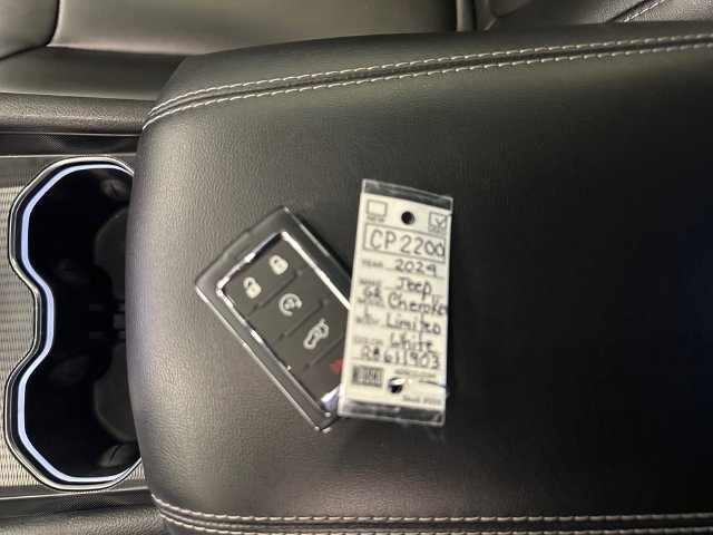 Used 2024 White Jeep Limited image 16