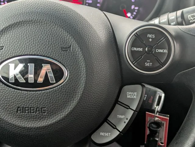 Used 2017 Silver Kia Base image 25
