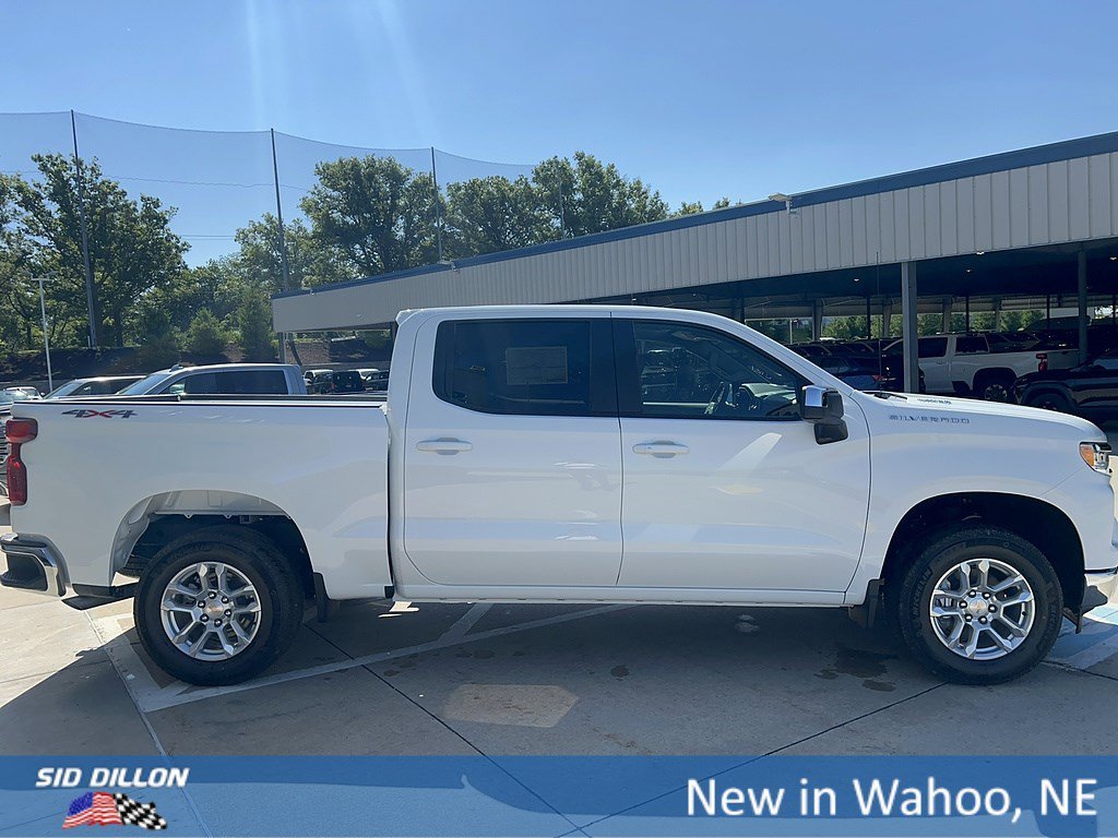 New 2026 Summit White Chevrolet LT (2FL) image 6
