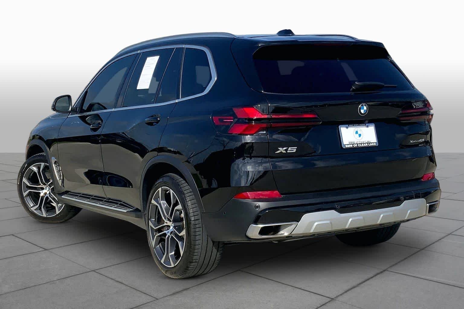 Used 2024 Black Sapphire Metallic BMW xDrive40i image 11