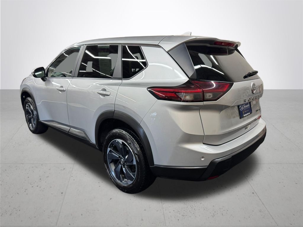 Used 2024 Silver Nissan SV image 4